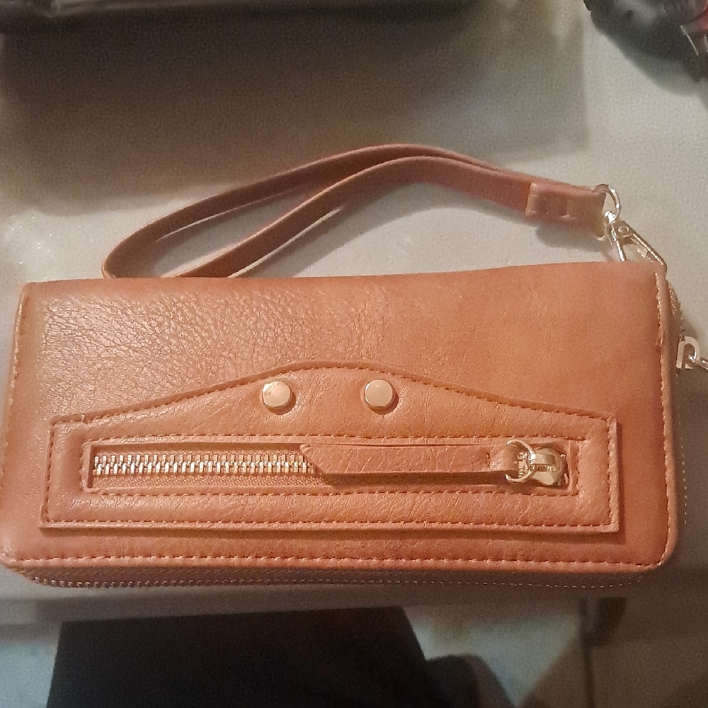 Stylish Brown Leather Wristlet